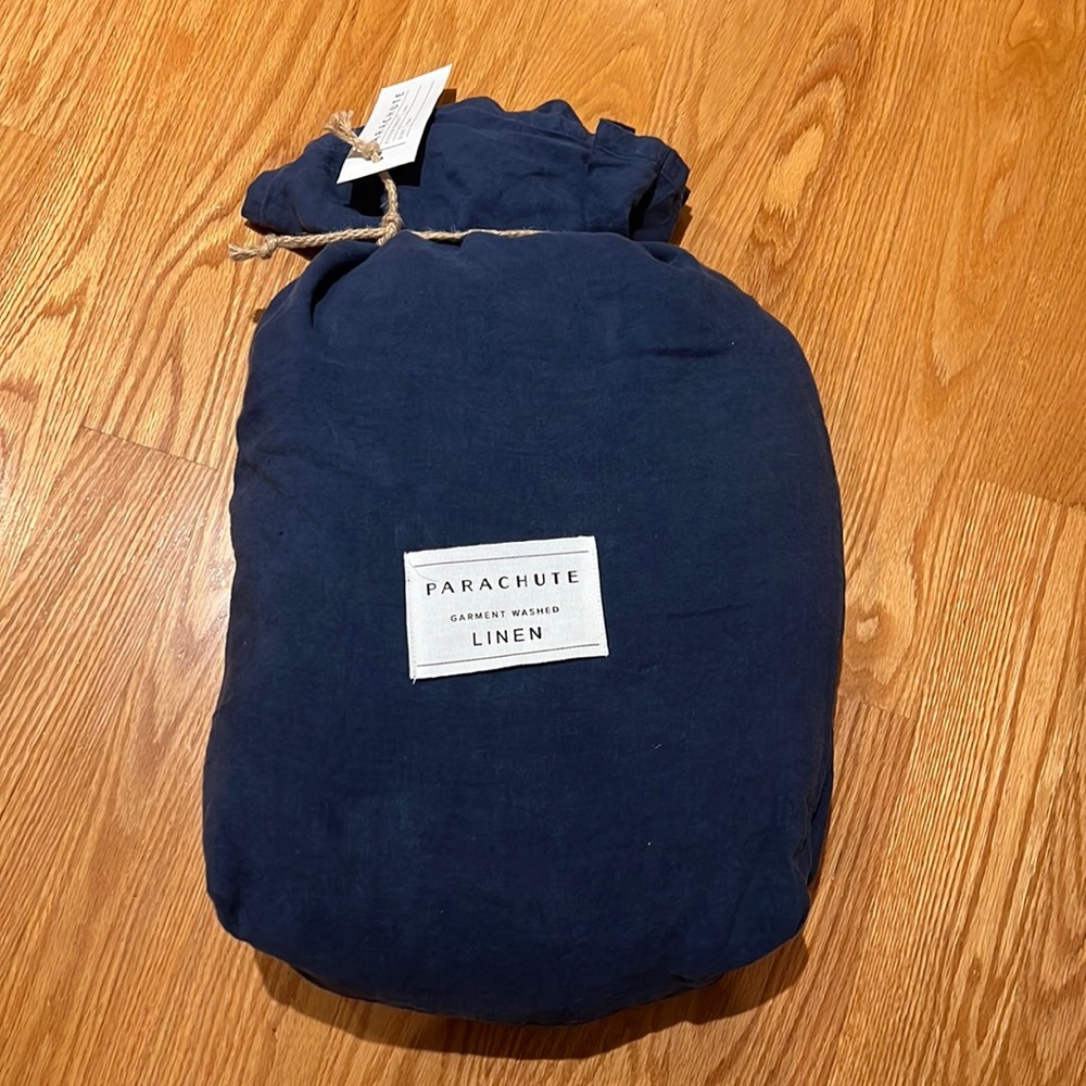 Parachute brand King size linen fitted sheet, navy blue